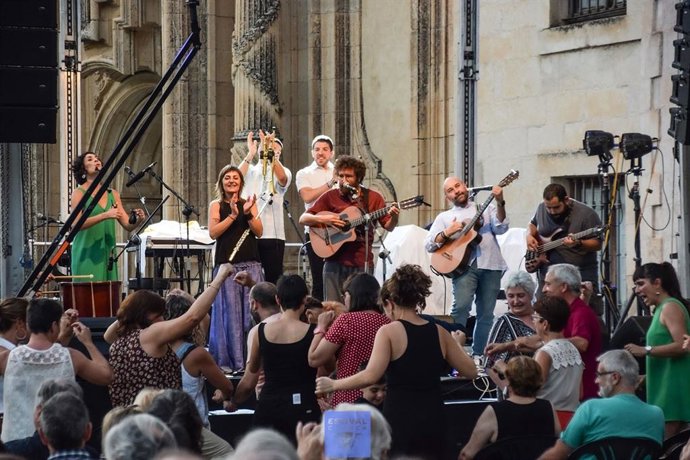 Archivo - Zas! Candil Folk en Estival Cuenca 2022