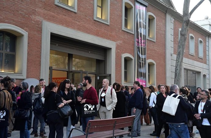 Archivo - Dansa Valncia invita a bailar a personas de cualquier edad y condición