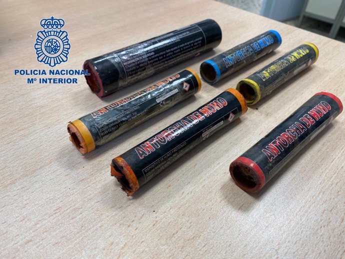 Nota De Prensa E Imágenes: "La Policía Nacional Sanciona A Nueve Personas Por Lanzar Bengalas En Los Aledaños Del Mestalla En Lo Que Va De Año"