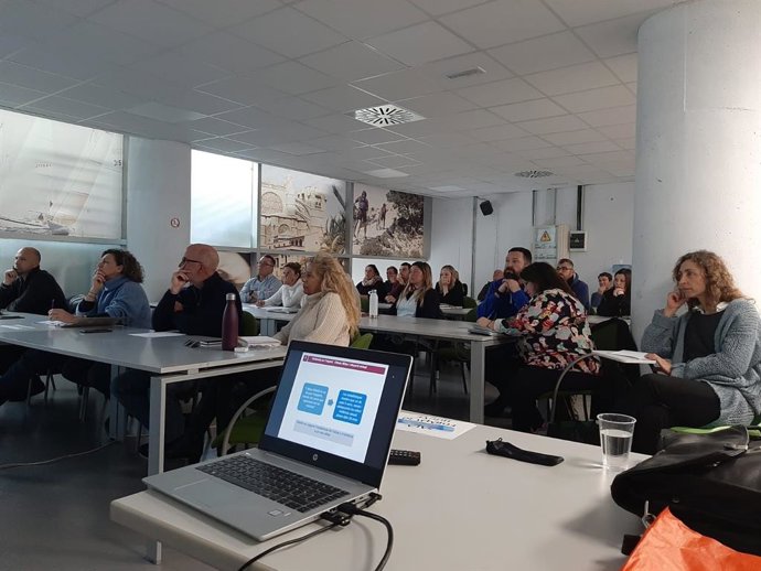 Sesión formativa para federaciones deportivas en materia de convivencia y protección a la infancia.