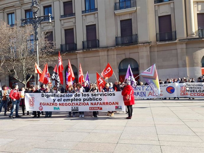 Concentraciones celebradas en Pamplona con motivo de la huelga en la Administración el pasado 15 de febrero.