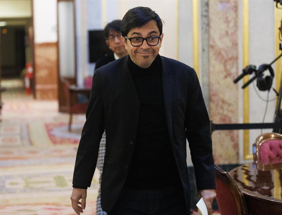El diputado de Unidas Podemos, Gerardo Pisarello, a su llegada a una reunión de la Mesa del Congreso de los Diputados, a 14 de febrero de 2023, en Madrid (España).