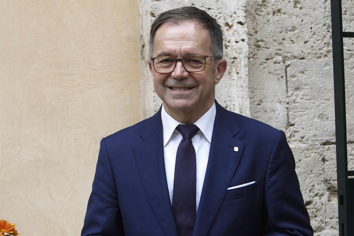 Archivo - El conseller de Movilidad y Vivienda, Josep Marí. 