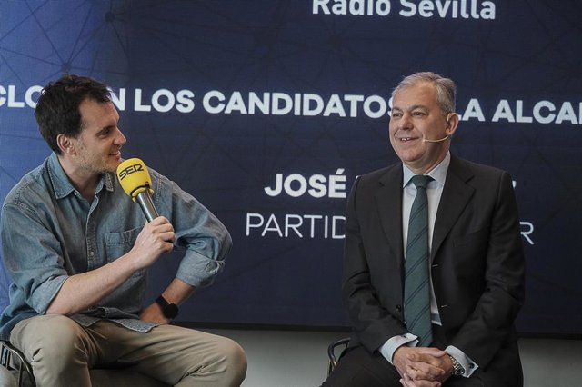 José Luis Sanz, en un momento de los 'Encuentros de la SER con los candidatos' a la Alcaldía de Sevilla.