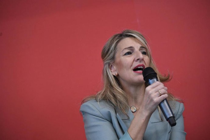 La vicepresidenta segunda del Gobierno y ministra de Trabajo, Yolanda Díaz, interviene durante un acto de Sumar en el Círculo de Bellas Artes, a 18 de febrero de 2023, en Madrid (España). 