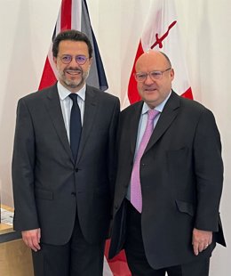 El consejero de Economía, Hacienda y Empleo, Javier Fernández-Lasquetty y Chris Hayward, jefe de Políticas y Recursos de la City de Londres.