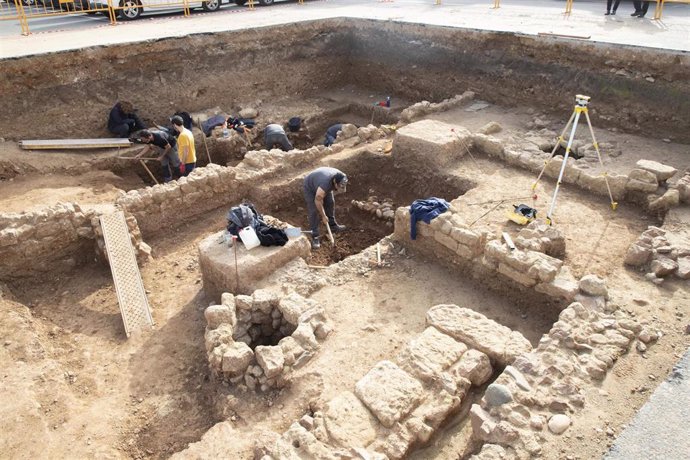 Excavación arqueológica en el solar del Palacio de la Merced.