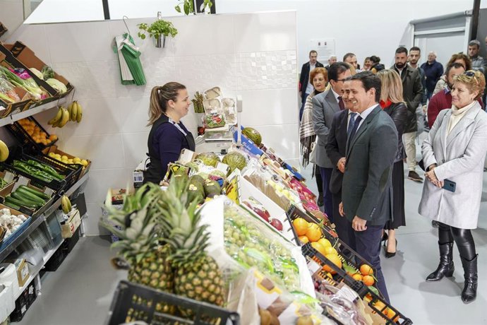 Javier Aureliano García en el Mercado de Abastos de La Mojonera (Almería)