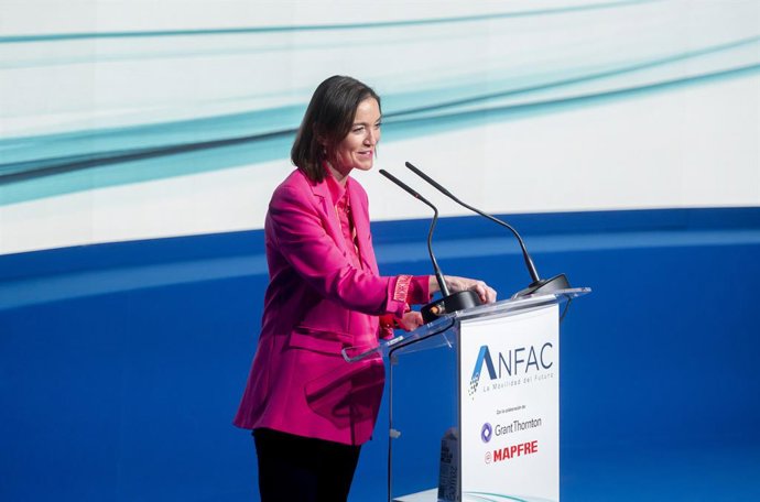 La ministra de Industria, Comercio y Turismo, Reyes Maroto, interviene durante la tercera edición del Foro ANFAC, en el Palacio de Linares, a 21 de febrero de 2023, en Madrid