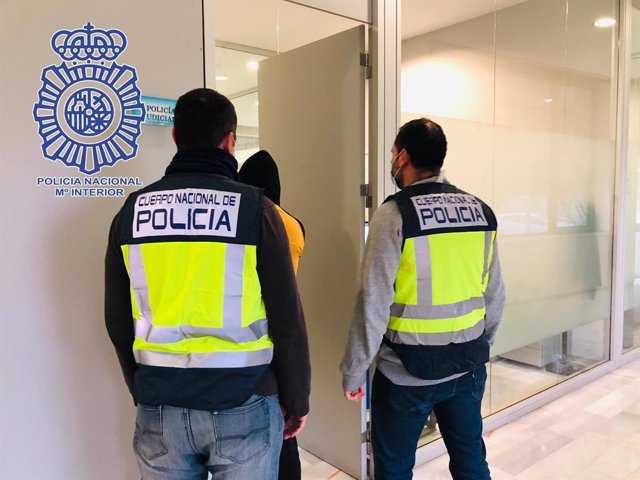 Archivo - Sevilla.- Sucesos.- Detenidos cinco adolescentes por robos con violencia e intimidación a otros menores