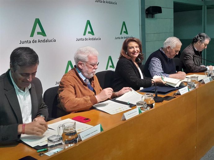 Andalucía presentará alegaciones conjuntas al Plan Estratégico de la PAC tras dialogar con organizaciones agrarias.