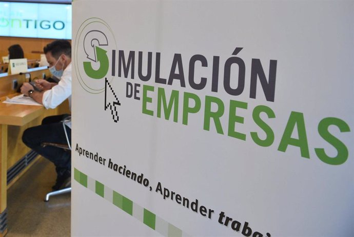 Archivo - Sevilla.-La Diputación implantará su metodología 'Simulación de Empresas' en Castilla La Mancha