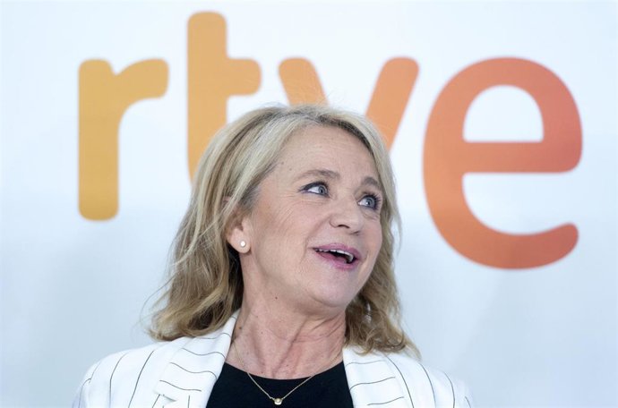 Archivo - La presidenta interina del Consejo de Administración de RTVE, Elena Sánchez Caballero, interviene durante la presentación del nuevo programa de Playz Gen Erasmus en Torrespaña, a 14 de noviembre de 2022, en Madrid (España). Coincidiendo con 
