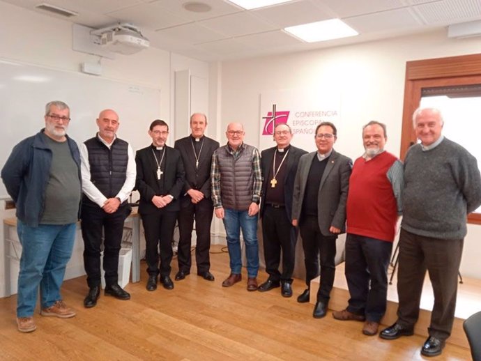 Reunión de los obispos con representantes de los sindicatos.