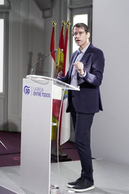 El candidato a la Presidencia de La Rioja, Gonzalo Capellán, interviene durante la reunión de la Junta Directiva Regional del Partido Popular de La Rioja