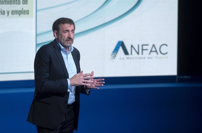 El director general de la Asociación Española de Fabricantes de Automóviles y Camiones (ANFAC), José López-Tafall, interviene durante la tercera edición del Foro ANFAC, en el Palacio de Linares, a 21 de febrero de 2023, en Madrid (España).