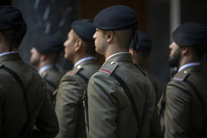 Archivo - Varios militares durante la celebración de Pascua Militar en Barcelona