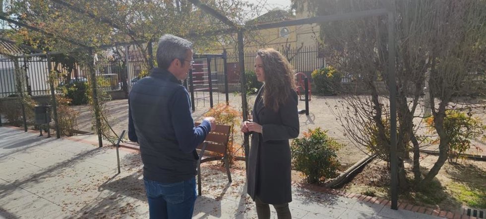 La alcaldesa de Santa, Patricia Carrasco, a la derecha en la imagen