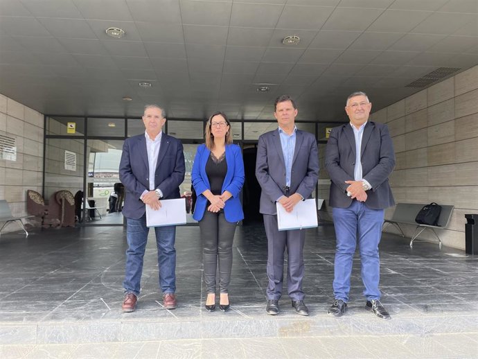 Colomo con los tres patrocinadores principales de Expoliva