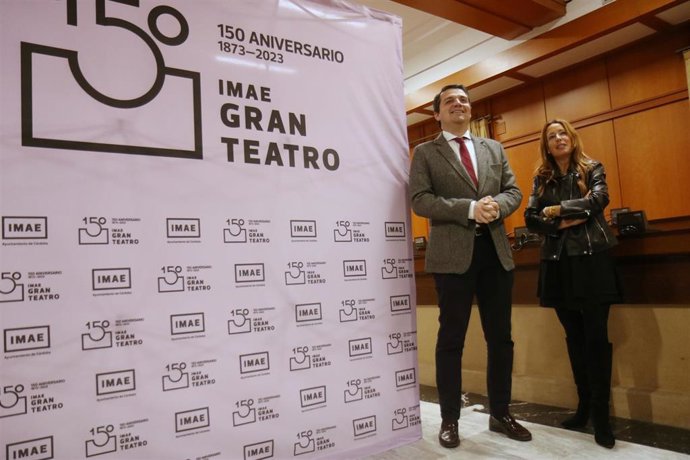 José María Bellido y Marián Aguilar presentan la programación especial con motivo del 150 aniversario del Gran Teatro.