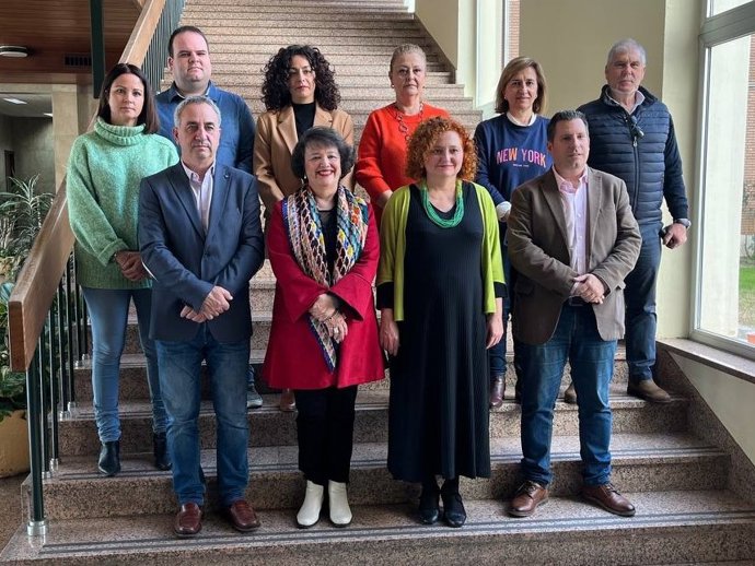 Asistentes a la reunión entre el Instituto para la Transición Justa y los alcaldes del convenio de Puente Nuevo-Valle del Guadiato.