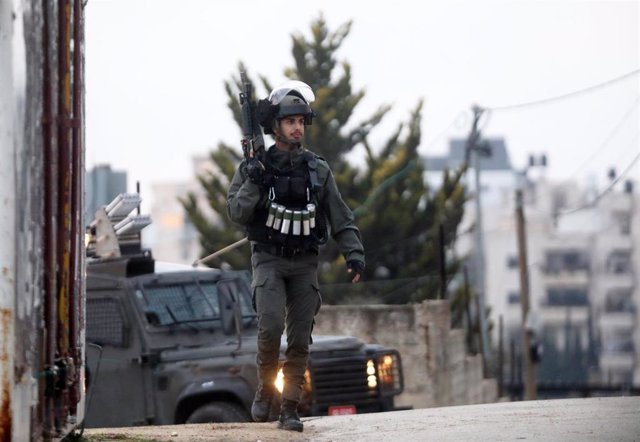 Un guardia fronterizo israelí en Hebrón, Cisjordania