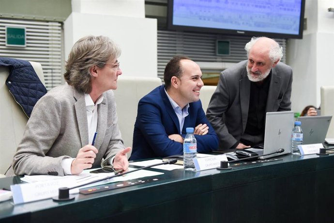 Archivo - Marta Higueras, José Manuel Calvo y Luis Cueto en el Pleno de Cibeles. Archivo.