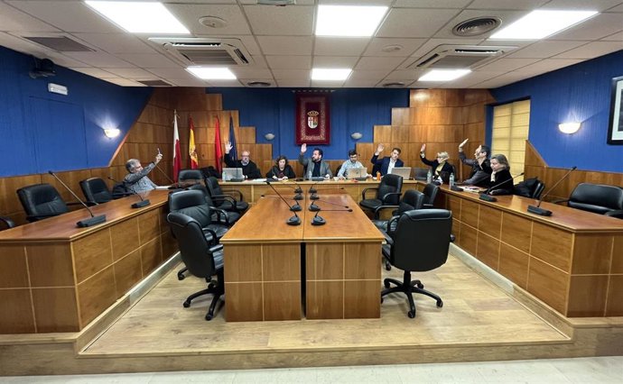 Pleno Municipal de Paracuellos de Jarama en el que se quedaron solo los concejales no adscritos a ningún partido político
