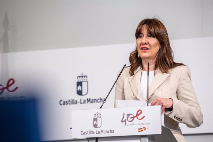 La consejera de Igualdad y portavoz del Gobierno regional, Blanca Fernández, comparece en rueda de prensa en el Palacio de Fuensalida