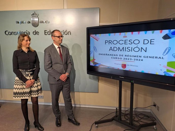 El consejero de Educación, Formación Profesional y Empleo, Víctor Marín, presentó el proceso de admisión en centros de la Región para el curso 2023/2024.