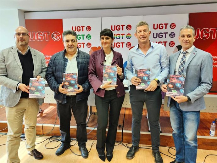 Presentación del tercer estudio sobre brecha digital de UGT 'De las redes a las competencias' con la secretaria de Estado de Telecomunicaciones e Infraestructuras Digitales, María González Veracruz