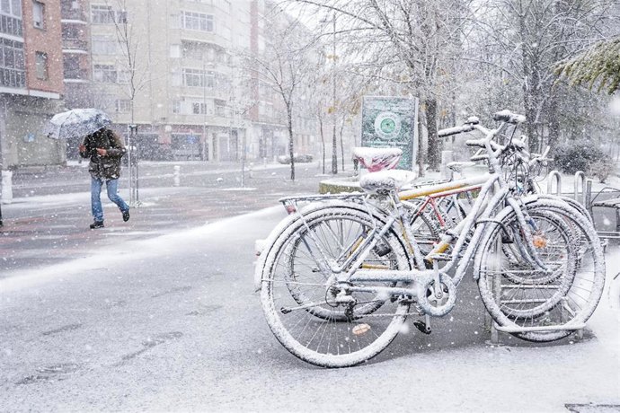 Archivo - Vitoria activa la fase de preemergencia por nevadas