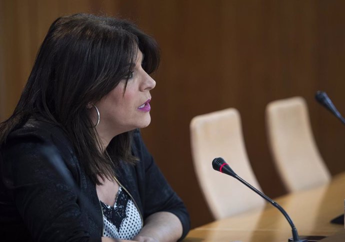 La portavoz del grupo parlamentario PSOE-A, Ángeles Férriz, durante la rueda de prensa. A 22 de febrero de 2023, en Sevilla (Andalucía, España). Los portavoces de los grupos políticos comparecen de forma periódica en rueda de prensa previas al Pleno del