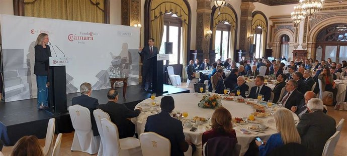 El consejero de Justicia, Administración Local y Función Pública, Jose Antonio Nieto, en un desayuno-coloquio organizado por la Fundación Cámara de Comercio de Sevilla.