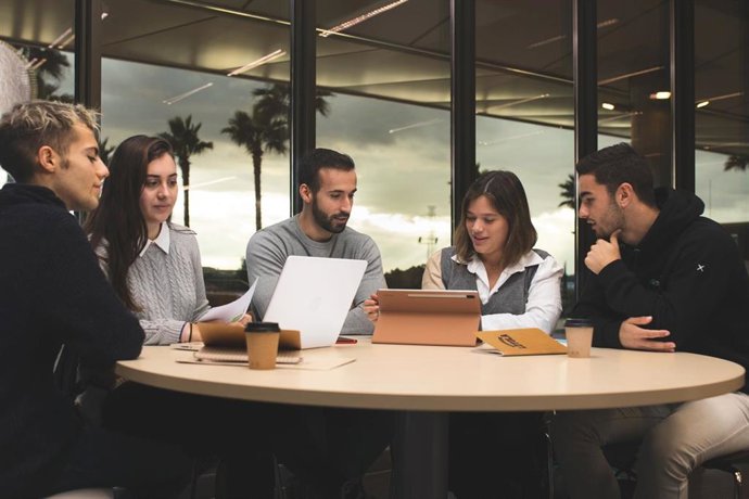 Loyola impartirá tres nuevos grados en Comunicación para "responder a retos de un sector marcado por la digitalización".