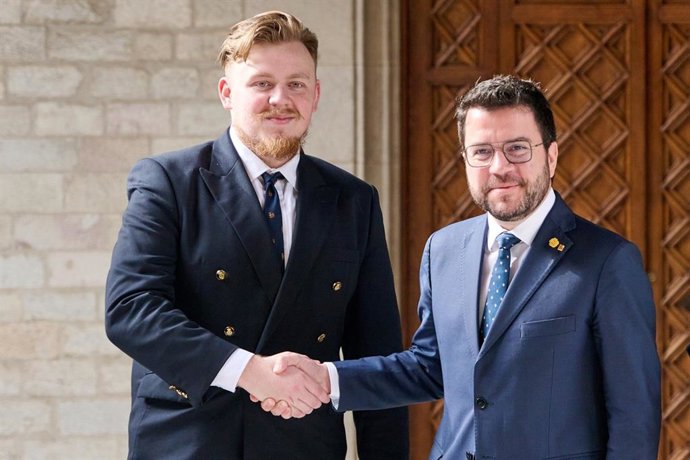 El president de la Generalitat i el Premi Skharov 2022, Yaroslav Bozhko 