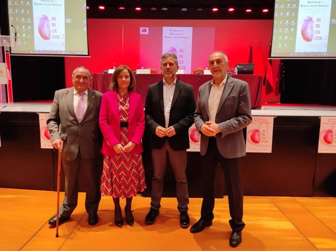 Autoridades en la inauguración de las V Jornadas de Rehabilitación y Prevención Cardiovascular.