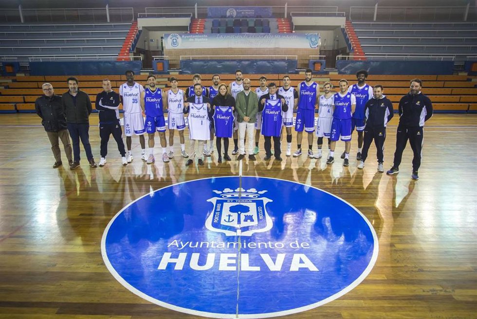 Presentación de las nuevas camisetas.