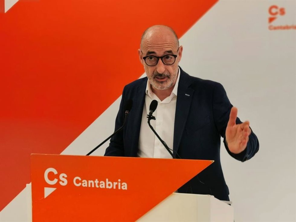 Archivo - El portavoz de Ciudadanos en Cantabria, Félix Álvarez.