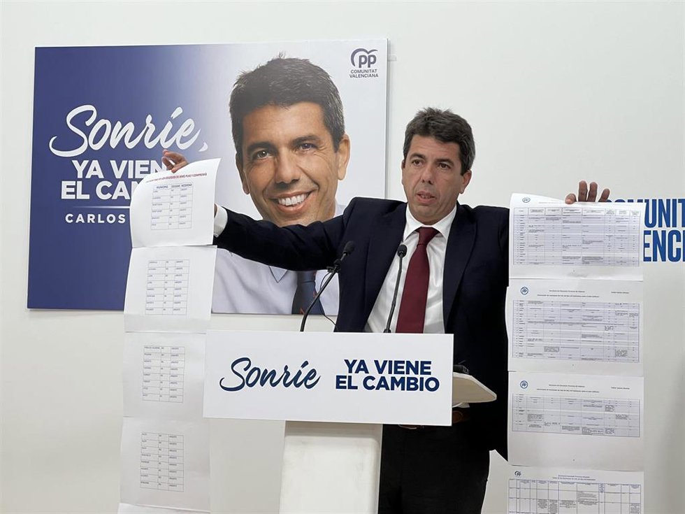 El presidente del PPCV denuncia el "fracaso" del Plan Edificant durante una rueda de prensa en la sede de Valncia
