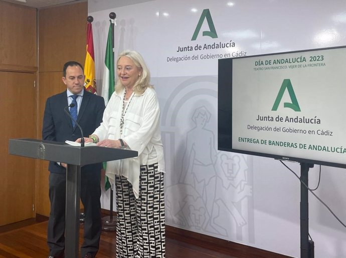 Mercedes Colombo da a conocer los premiados con la Bandera de Andalucía en la provincia.