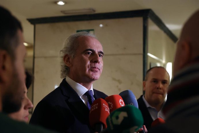 El consejero de Sanidad de la Comunidad de Madrid, Enrique Ruiz Escudero