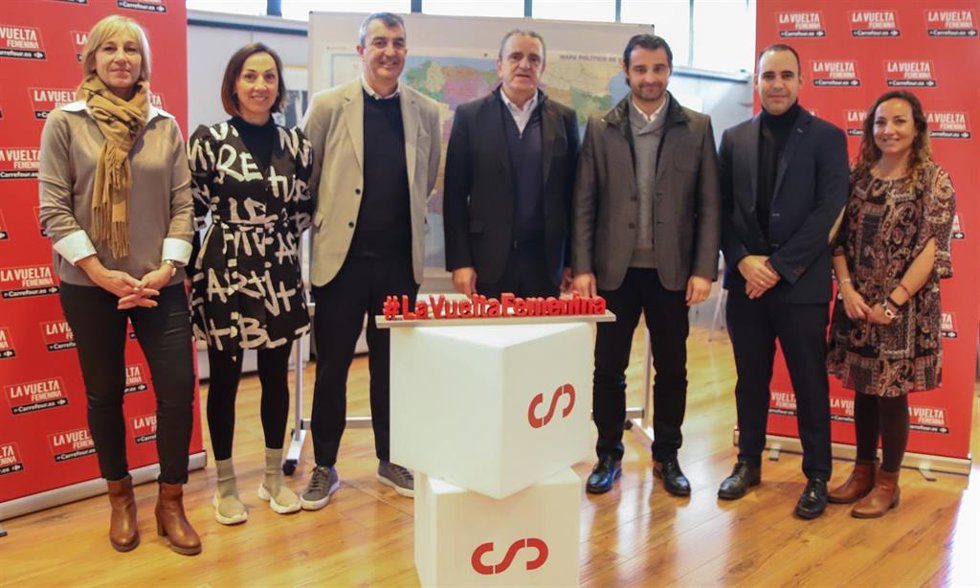 De izda a dcha: Diana Box, Dori Ruano, Javier Guillén, José Manuel Franco, Eduardo Dolón, Raúl Uría y Bárbara Fuertes