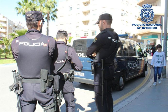 Agentes de la Policía Nacional.