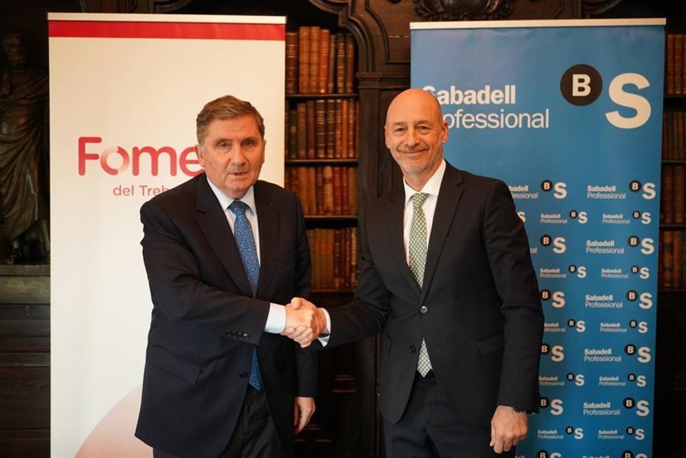 El director territorial de Banco Sabadell, Xavier Comerma, y el secretario general de Foment del Treball, David Tornos