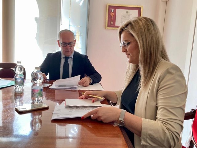 Jesús Estrella y Dolores Marín durante la reunión