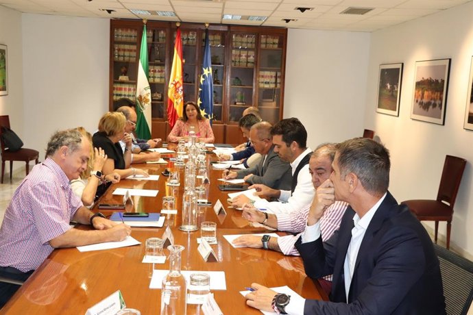La Junta de Andalucía respalda la petición del sector pesquero de adelantar a marzo el inicio de la captura de la sardina