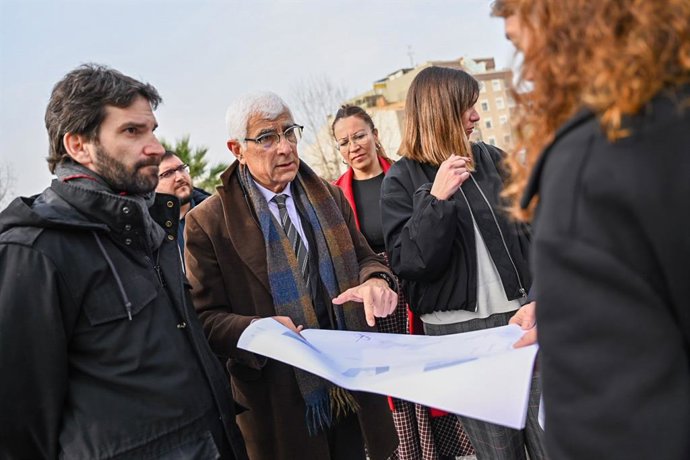 El conseller Manel Balcells en una visita a Sant Feliu de Llobregat
