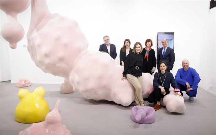 La Comunidad de Madrid concede su premio ARCO 2023 a las artistas Sahatsa Jauregi y Eva Fbregas