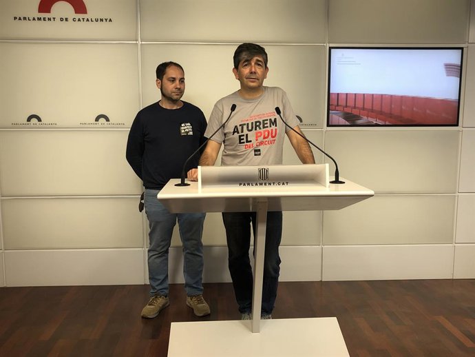 El portaveu del collectiu No ens vendreu la moto, Josep Medina, i el portaveu de la CUP de Granollers, Josep Maria Gontant